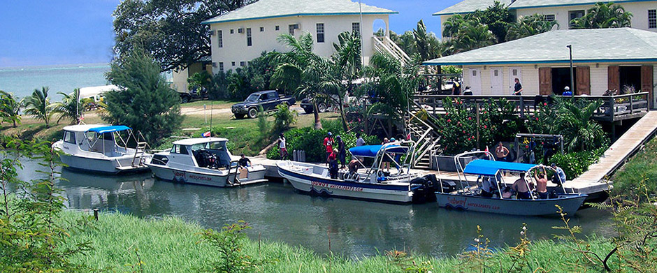 Turquoise Bay full service dive shop.