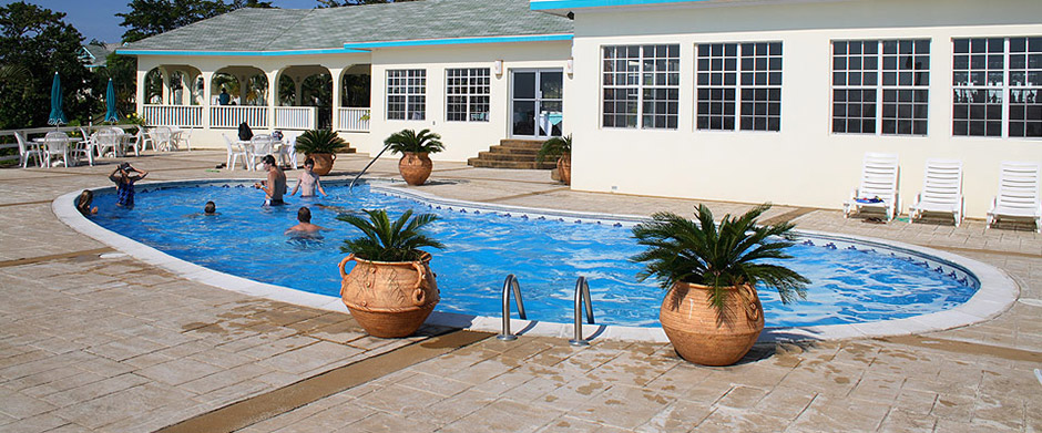 Turquoise Bay pool side.